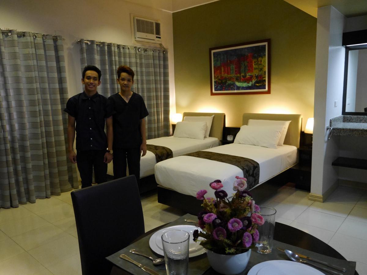 New Manila Suites Extérieur photo